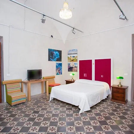 Hora Elvira Apartment