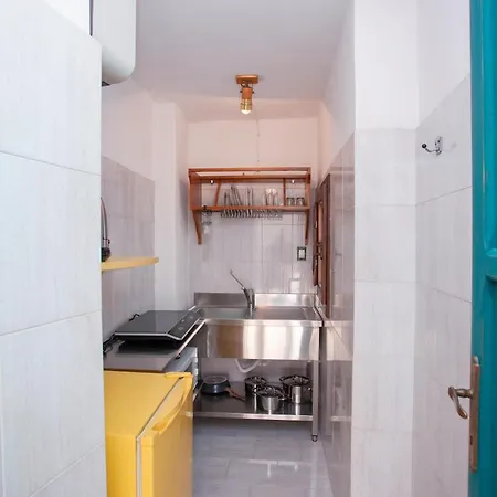 Hora Elvira Apartment *